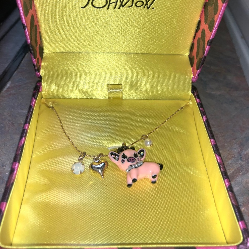 Betsey Johnson necklace NWT
